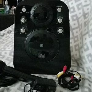 **NWOT***The singing machine portable karaoke